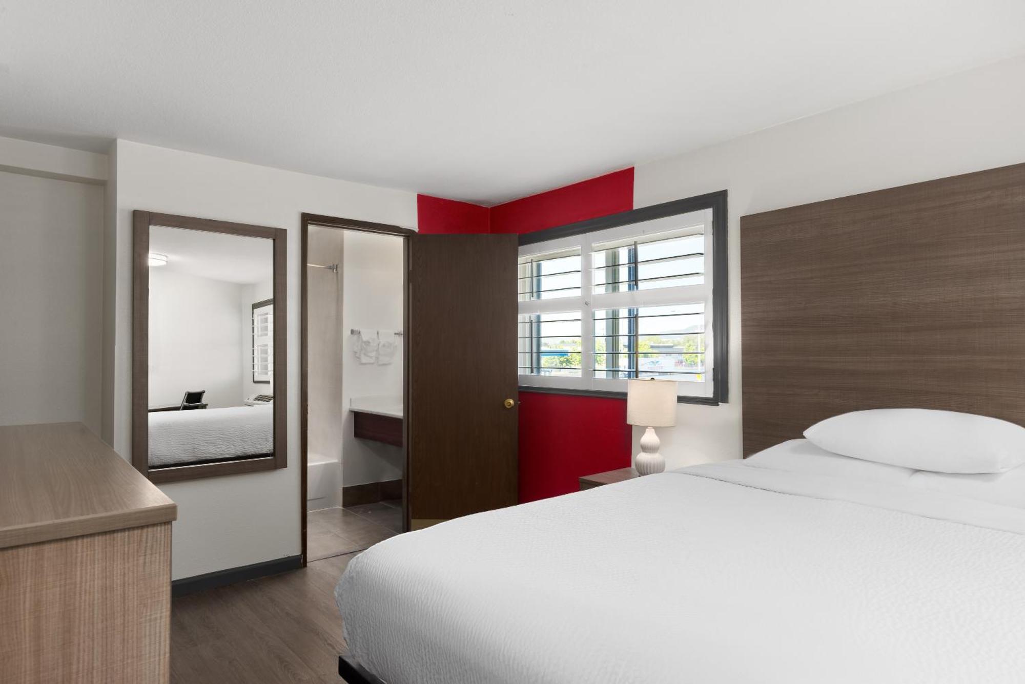 Ramada By Wyndham Medford Airport North Motel Eksteriør billede