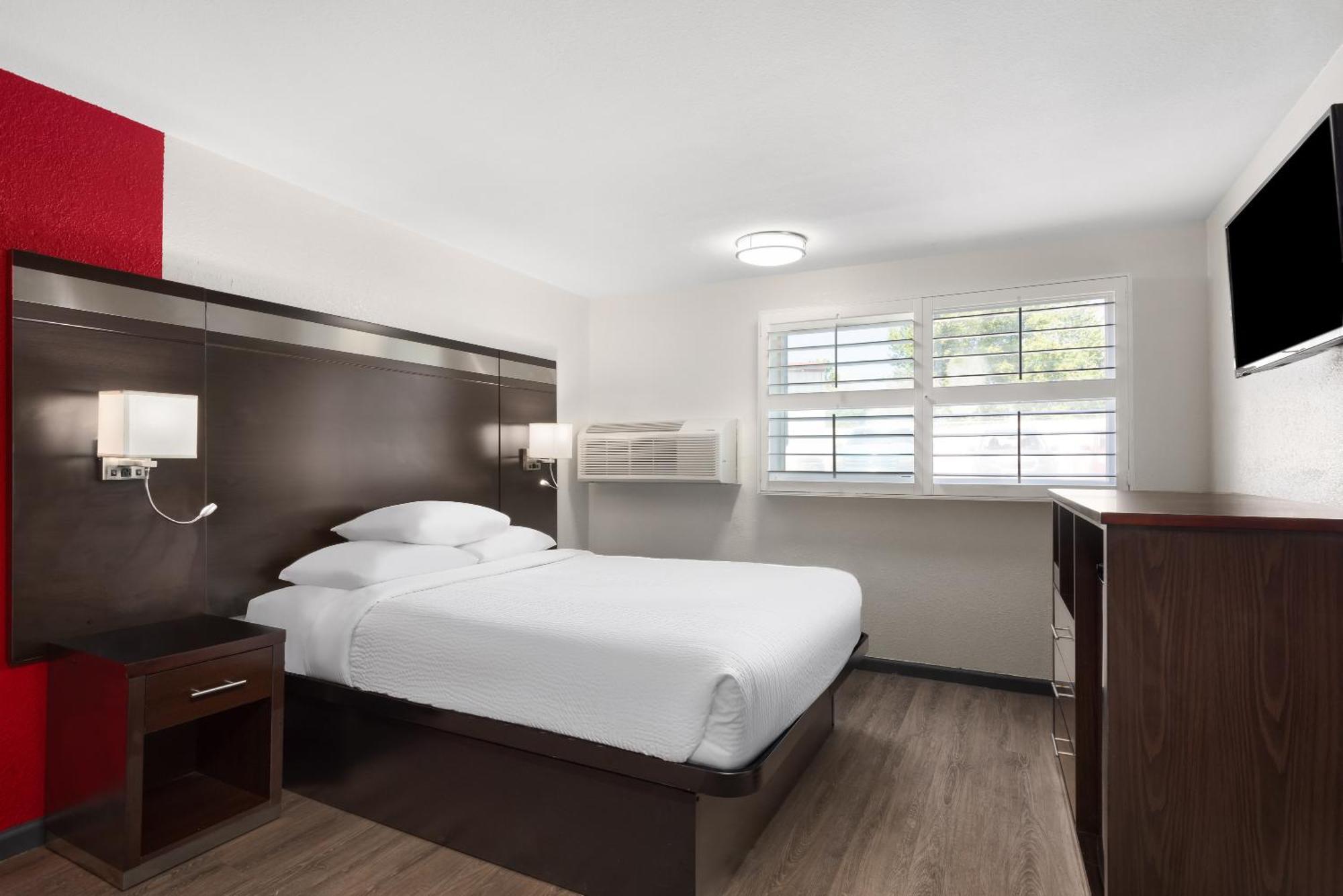 Ramada By Wyndham Medford Airport North Motel Eksteriør billede
