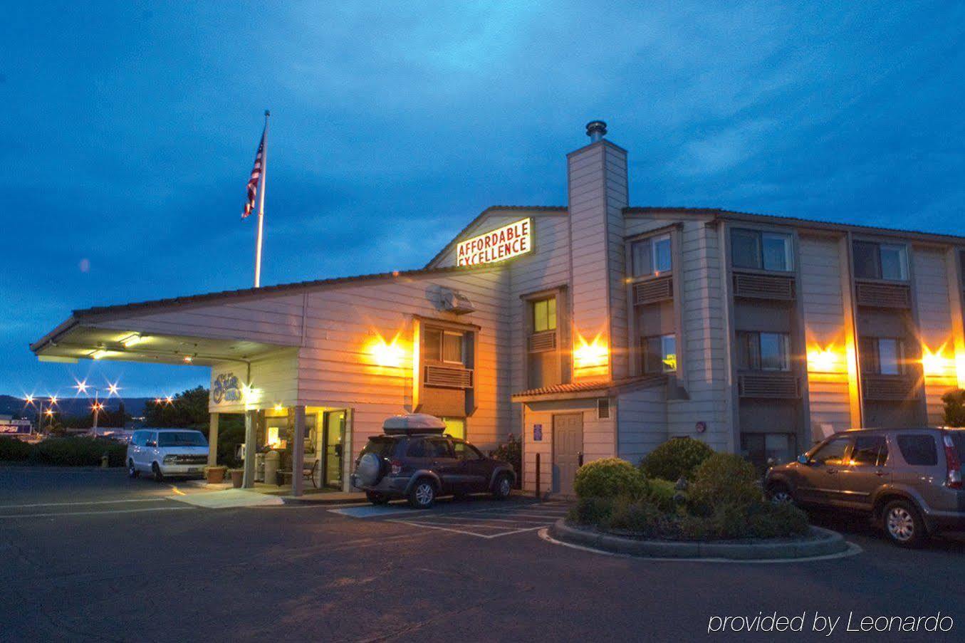 Ramada By Wyndham Medford Airport North Motel Eksteriør billede