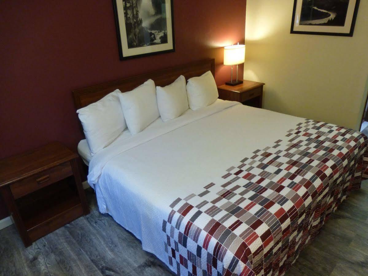 Ramada By Wyndham Medford Airport North Motel Eksteriør billede