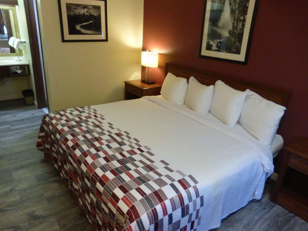 Ramada By Wyndham Medford Airport North Motel Eksteriør billede